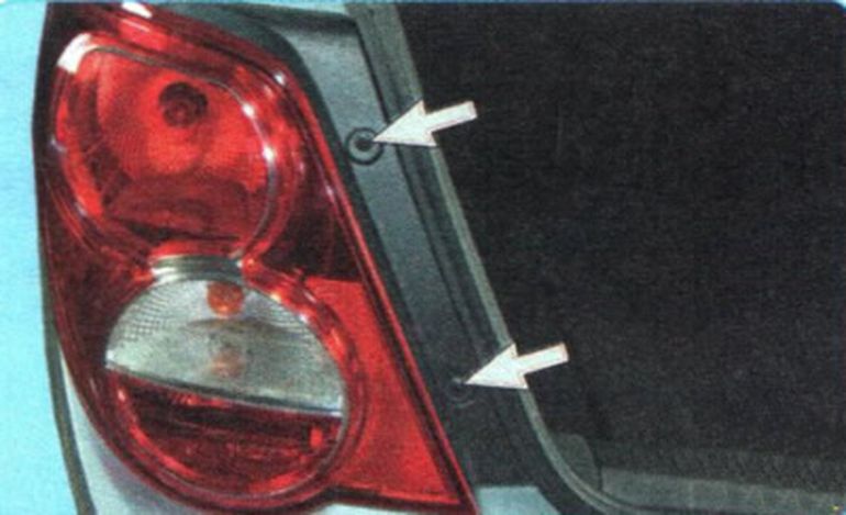 Замена ламп блок-фары Chevrolet Aveo T300