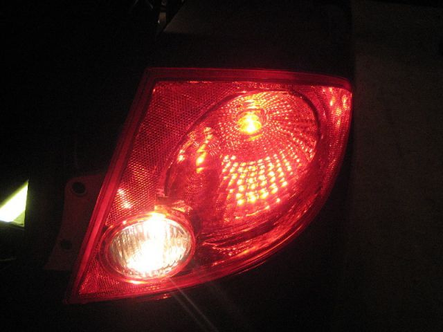 Замена ламп заднего фонаря Chevrolet Cobalt