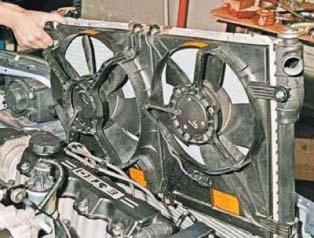 Замена радиатора системы охлаждения Шевроле Ланос