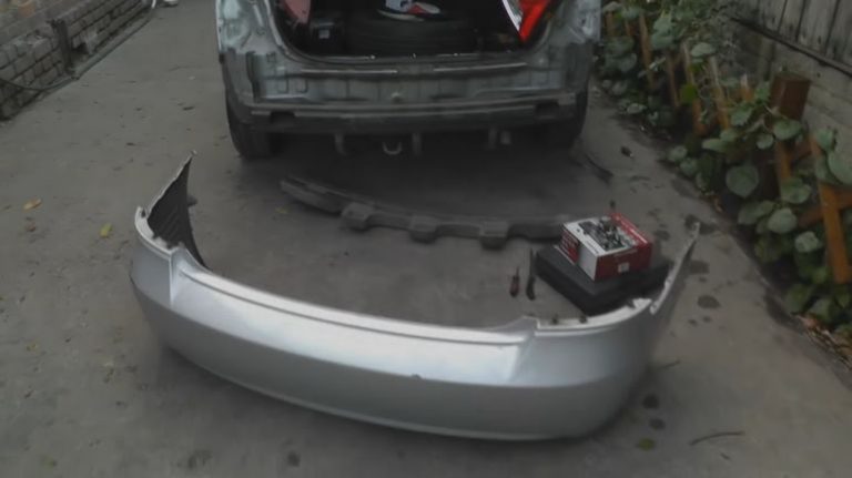 Снятие заднего бампера Хендай Акцент: инструкция, фото, видео
