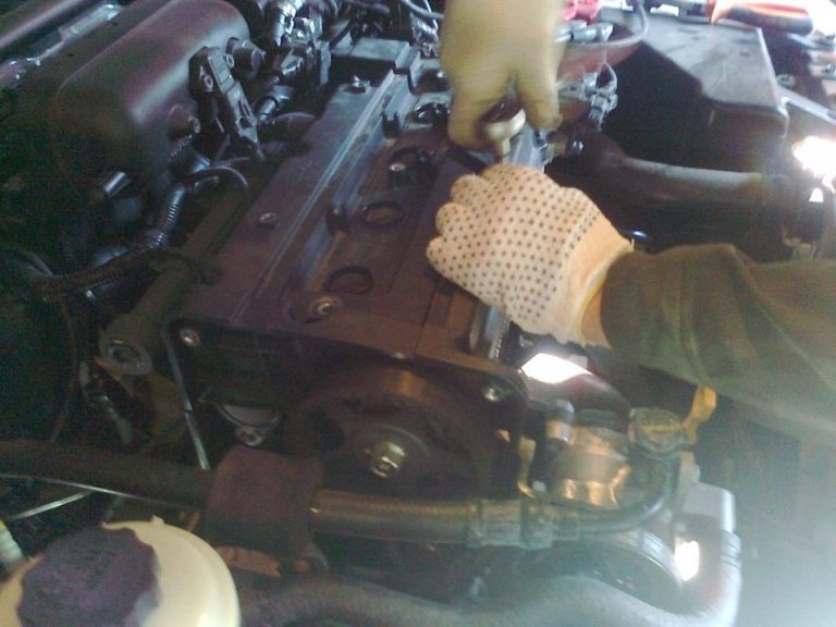 Замена гидрокомпенсаторов Акцент: процесс, артикулы, фото